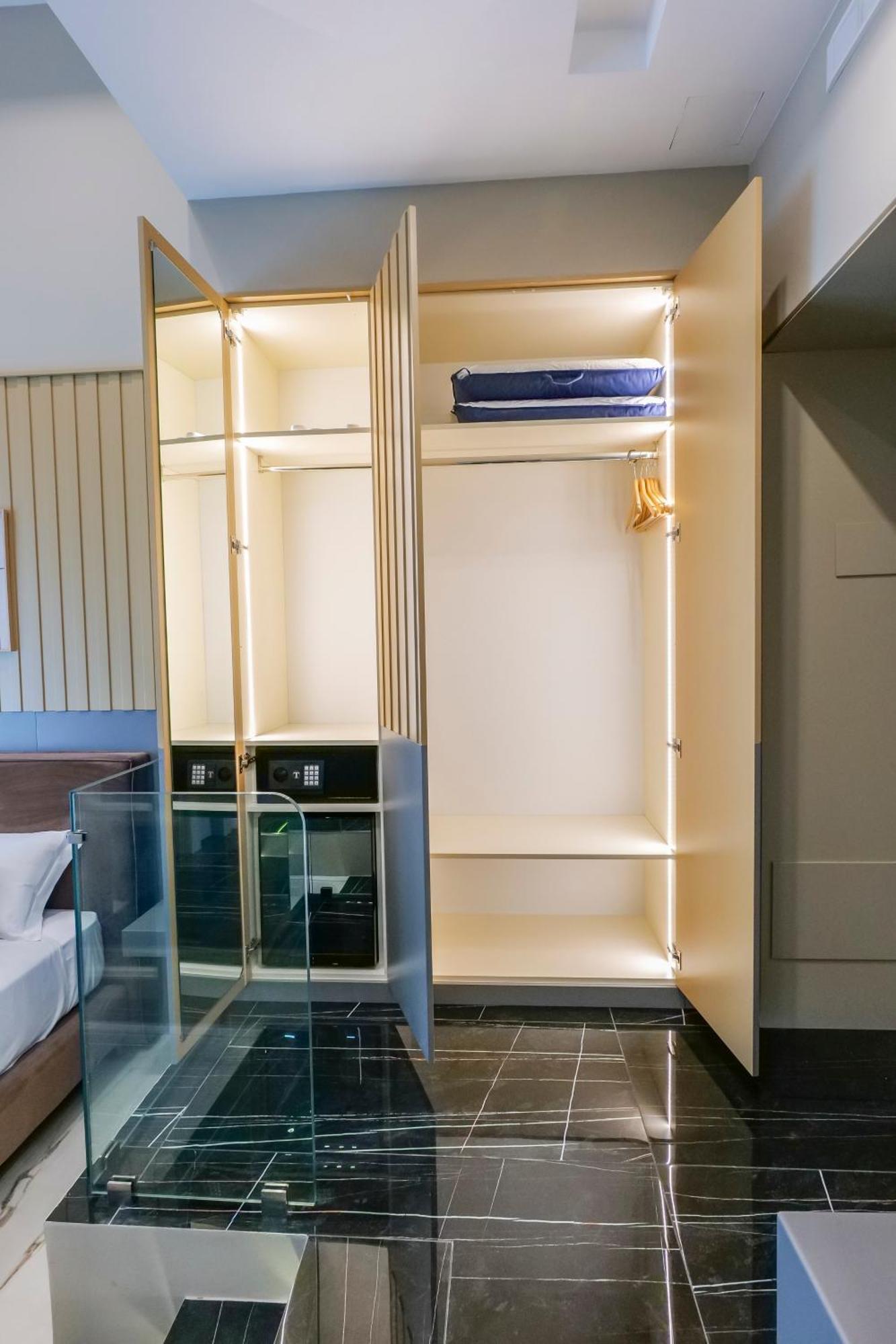 Maison San Carlo Luxury Suites Napels Buitenkant foto